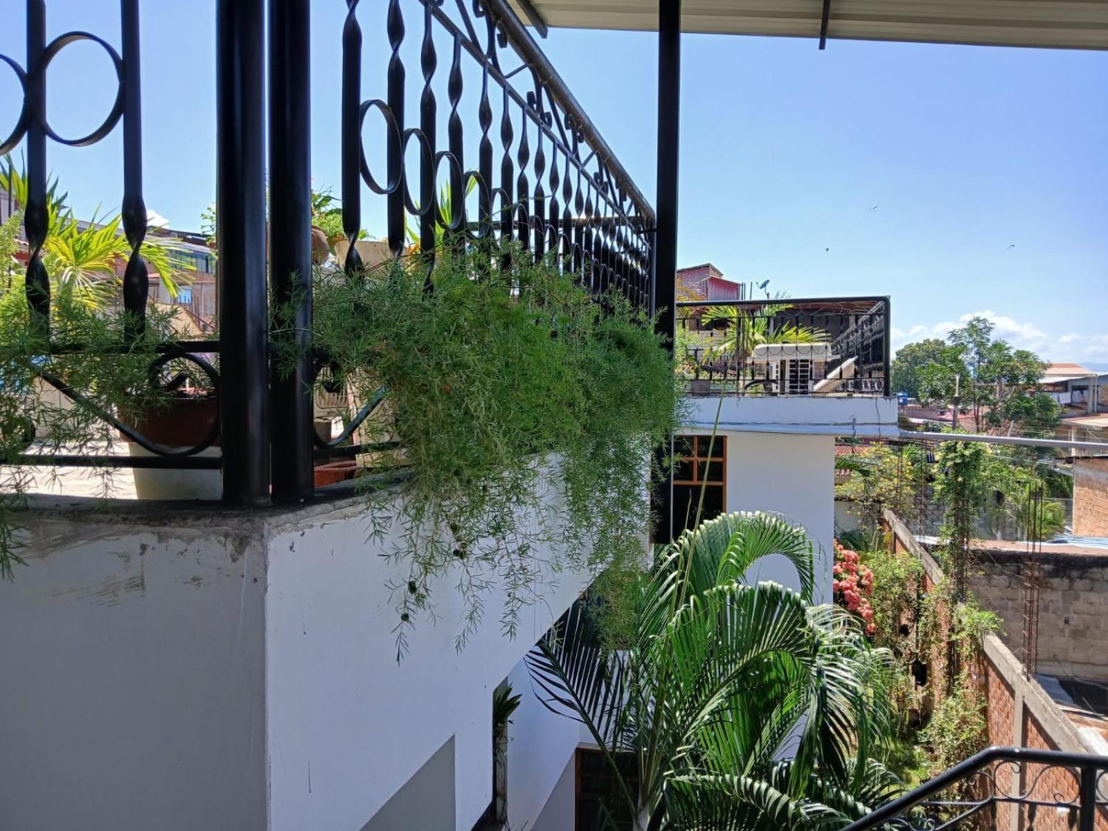 Alojamiento Familiar Custodia Tarapoto Esterno foto